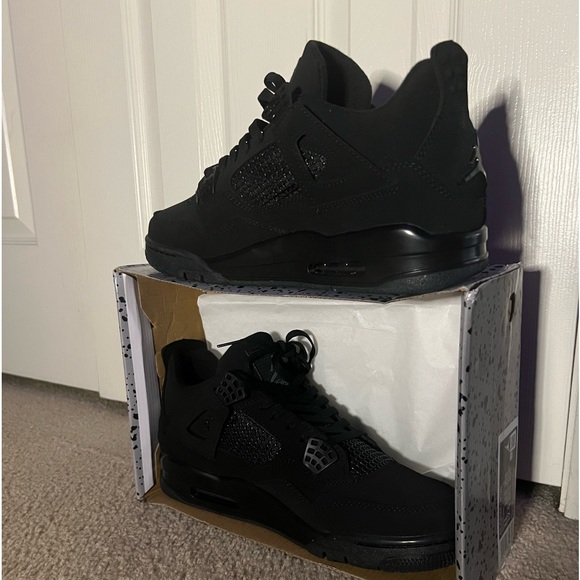 Jordan 4 Black Cats - Size 11